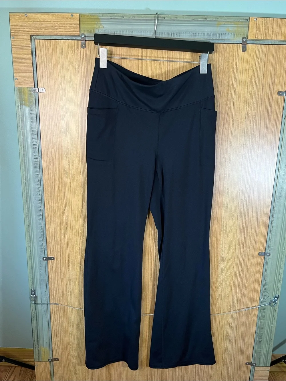 Jockey Black Flare Yoga Pants with Side Pockets Size L